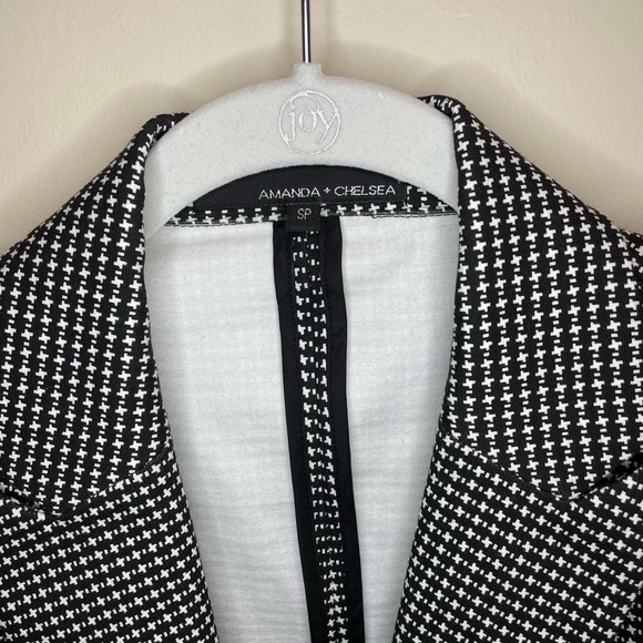 Patterned Pantsuit - Picture 2 of 4